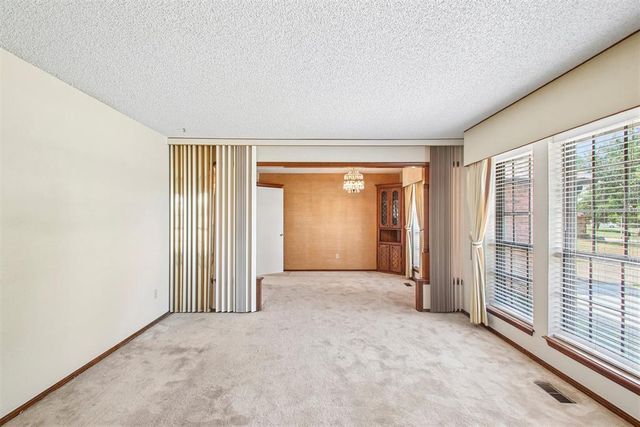 812 Dripping Springs Drive, Edmond, OK 73034