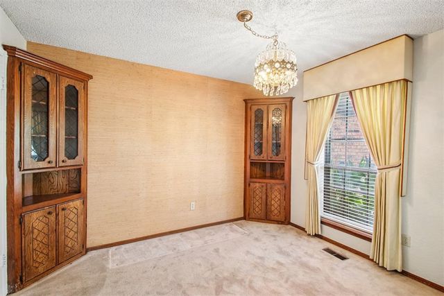 812 Dripping Springs Drive, Edmond, OK 73034