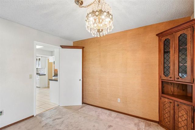 812 Dripping Springs Drive, Edmond, OK 73034