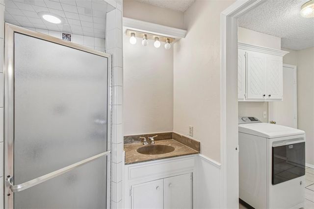 812 Dripping Springs Drive, Edmond, OK 73034