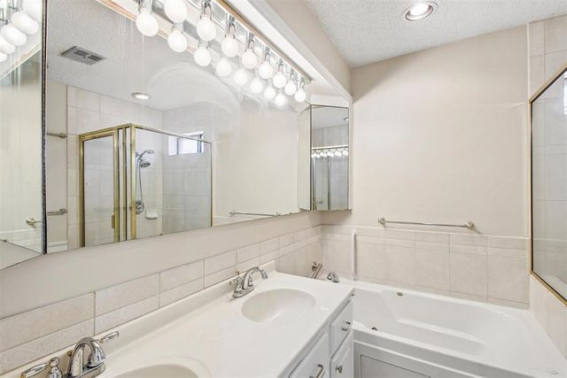 812 Dripping Springs Drive, Edmond, OK 73034
