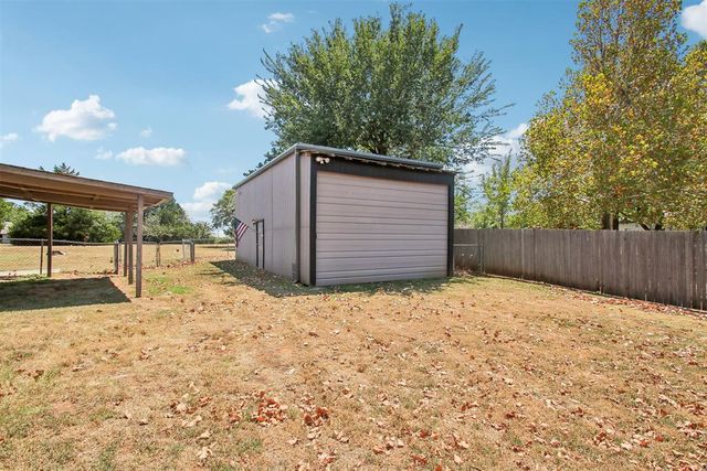 812 Dripping Springs Drive, Edmond, OK 73034