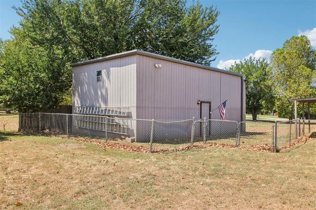 812 Dripping Springs Drive, Edmond, OK 73034