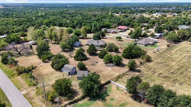 812 Dripping Springs Drive, Edmond, OK 73034