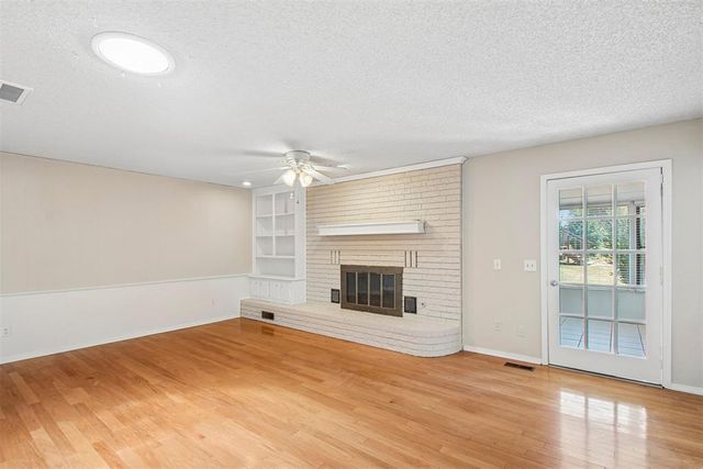 812 Dripping Springs Drive, Edmond, OK 73034