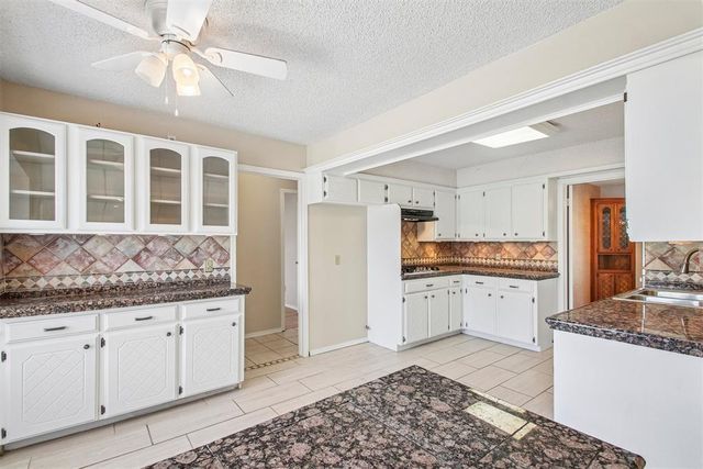 812 Dripping Springs Drive, Edmond, OK 73034
