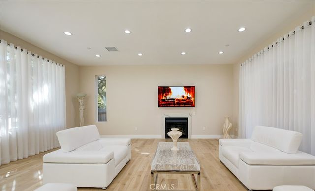 1849 Los Encinos, Glendale, CA 91208