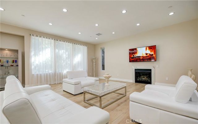 1849 Los Encinos, Glendale, CA 91208