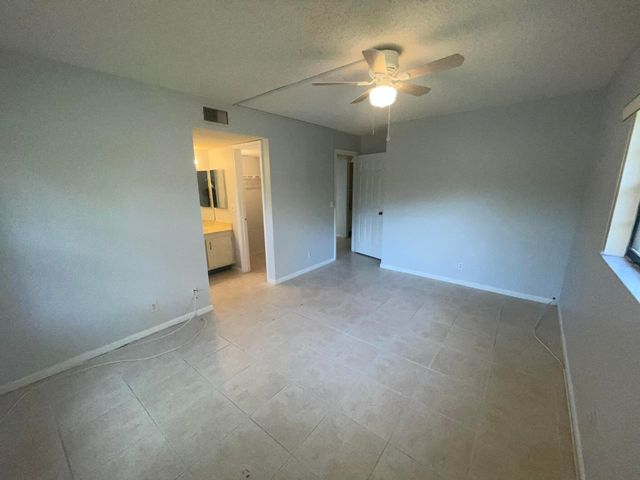 4185 Oak Terrace Drive, Greenacres, FL 33463