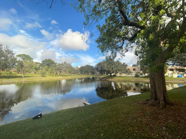 4185 Oak Terrace Drive, Greenacres, FL 33463