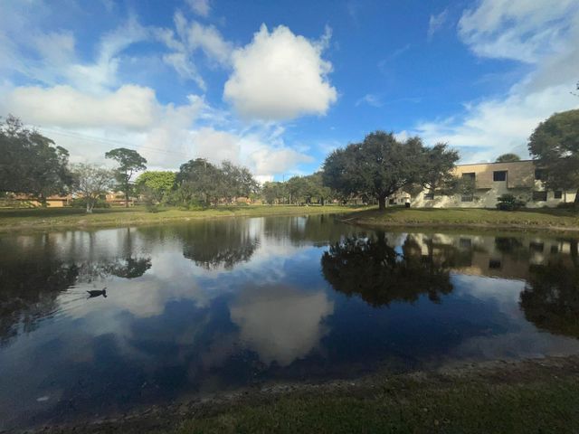 4185 Oak Terrace Drive, Greenacres, FL 33463