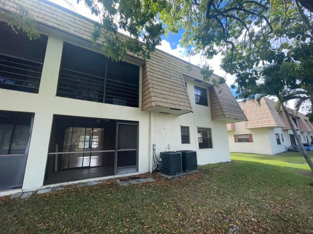 4185 Oak Terrace Drive, Greenacres, FL 33463