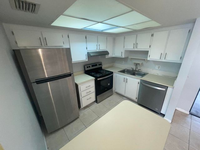 4185 Oak Terrace Drive, Greenacres, FL 33463