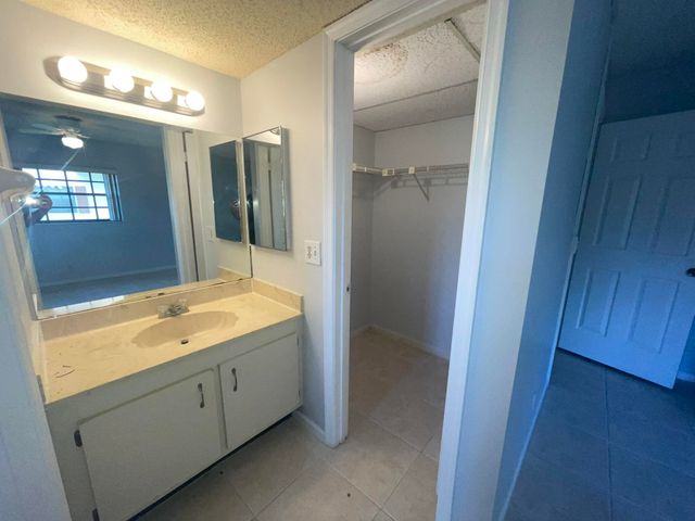 4185 Oak Terrace Drive, Greenacres, FL 33463