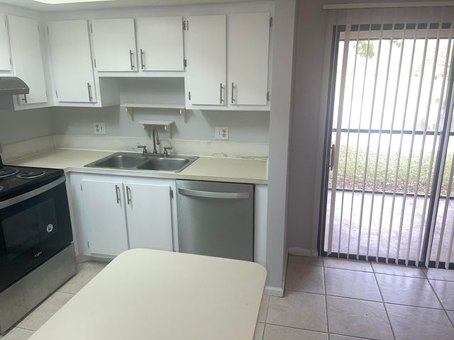 4185 Oak Terrace Drive, Greenacres, FL 33463