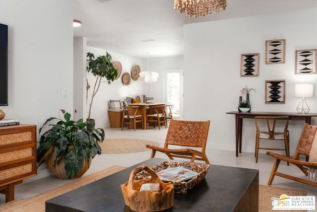 1373 E Madero Circle, Palm Springs, CA 92262