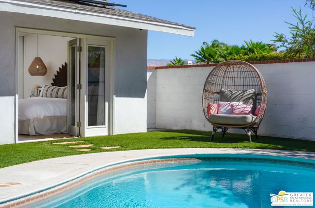 1373 E Madero Circle, Palm Springs, CA 92262