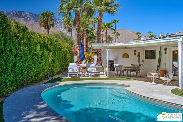 1373 E Madero Circle, Palm Springs, CA 92262
