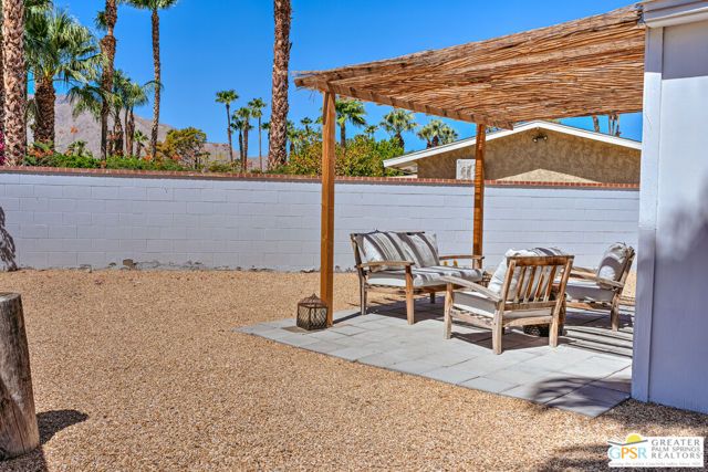 1373 E Madero Circle, Palm Springs, CA 92262