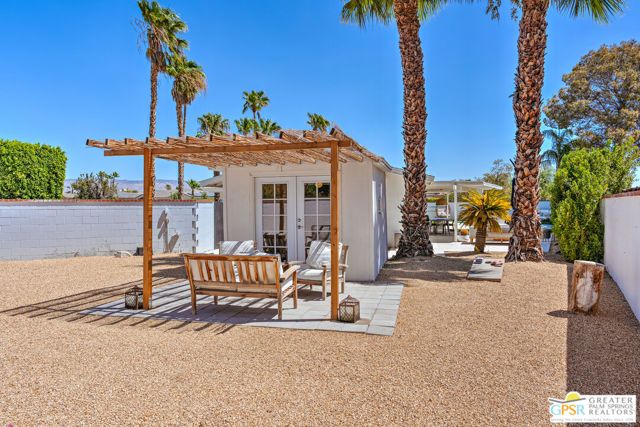 1373 E Madero Circle, Palm Springs, CA 92262