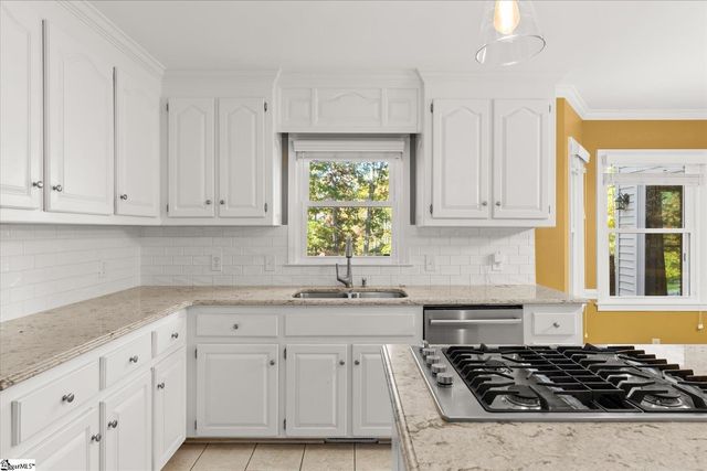 96 W Hackney Road, Greer, SC 29650