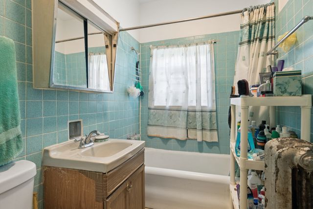 2205 N Melvina Avenue, Chicago, IL 60639
