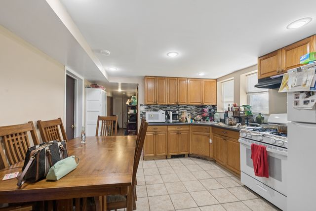 2205 N Melvina Avenue, Chicago, IL 60639