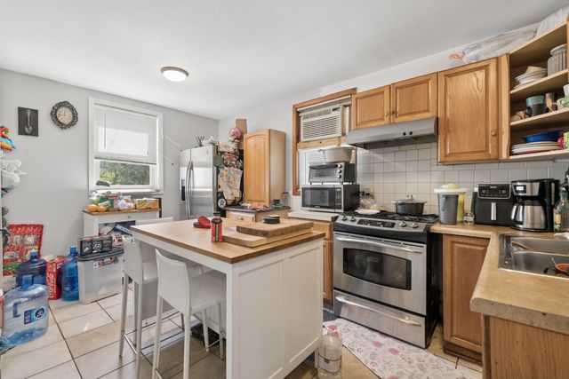 2205 N Melvina Avenue, Chicago, IL 60639