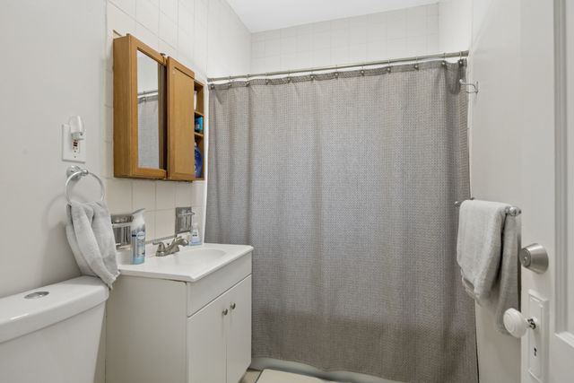 2205 N Melvina Avenue, Chicago, IL 60639