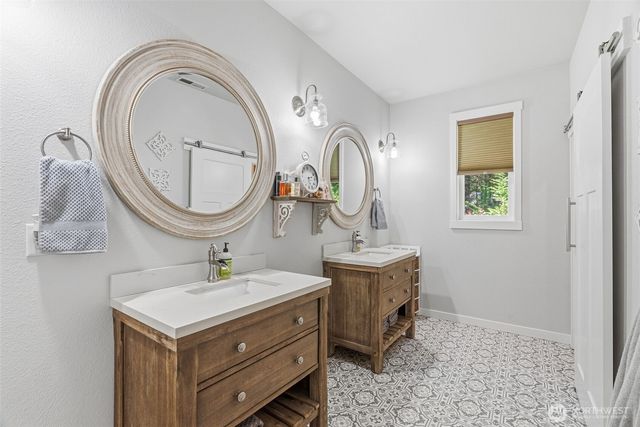 945 Thimbleberry, Castle Rock, WA 98611