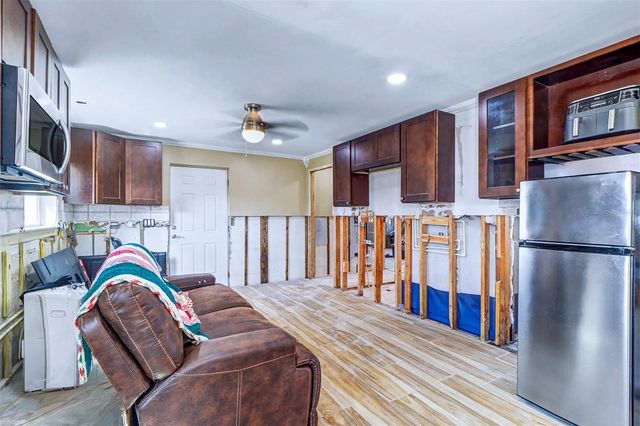 8751 ORIENT WAY NE, St Petersburg, FL 33702