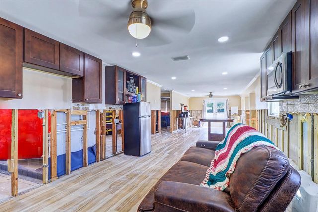 8751 ORIENT WAY NE, St Petersburg, FL 33702