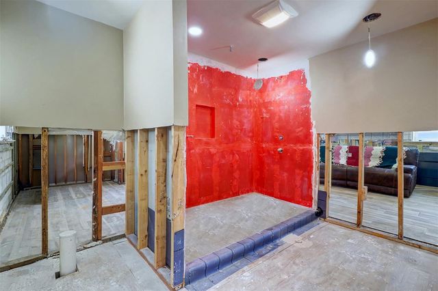 8751 ORIENT WAY NE, St Petersburg, FL 33702