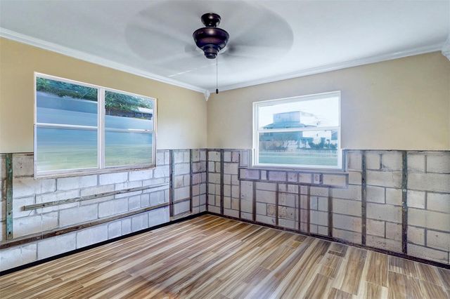 8751 ORIENT WAY NE, St Petersburg, FL 33702