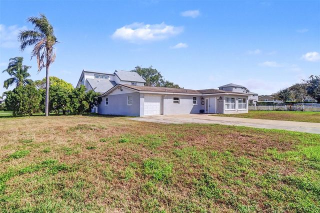 8751 ORIENT WAY NE, St Petersburg, FL 33702