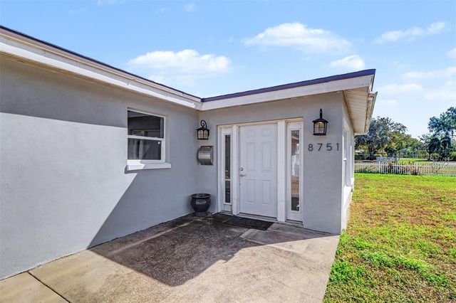 8751 ORIENT WAY NE, St Petersburg, FL 33702