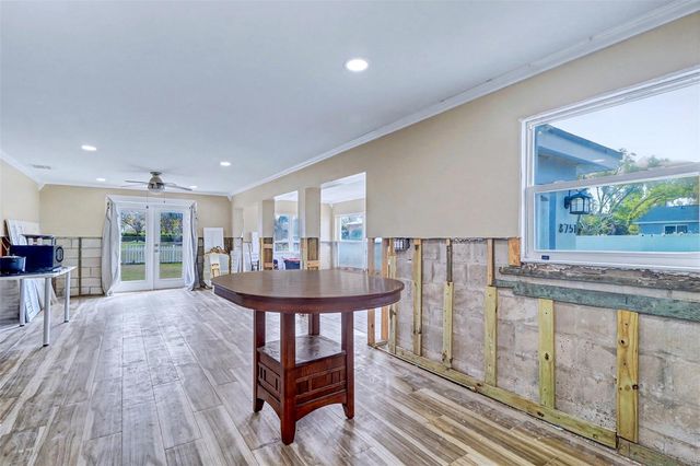 8751 ORIENT WAY NE, St Petersburg, FL 33702