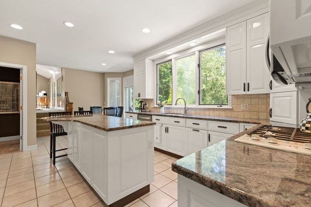 2 Sandpiper Hill, Sharon, MA 02067