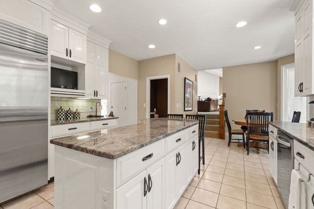 2 Sandpiper Hill, Sharon, MA 02067