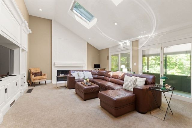 2 Sandpiper Hill, Sharon, MA 02067