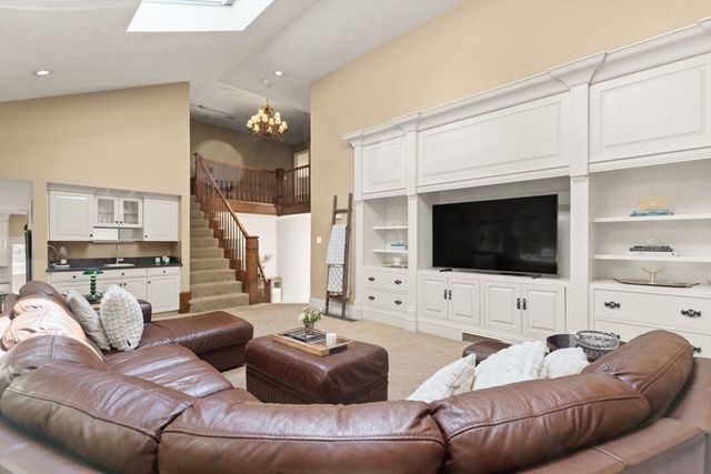 2 Sandpiper Hill, Sharon, MA 02067