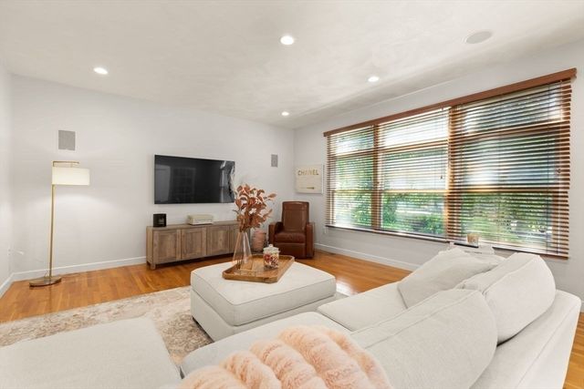 2 Sandpiper Hill, Sharon, MA 02067