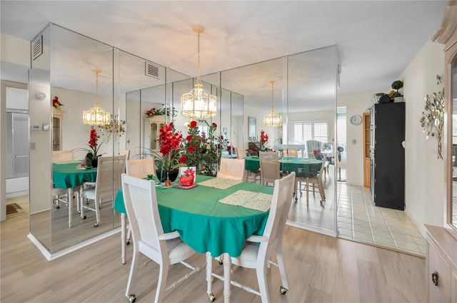 2358 ECUADORIAN WAY 52, Clearwater, FL 33763