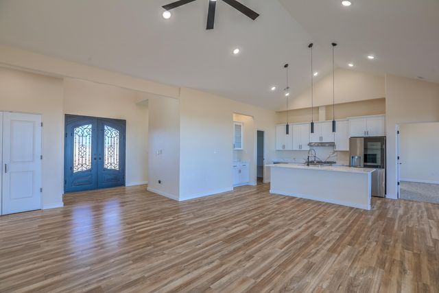 4 Kailey Loop, Edgewood, NM 87015