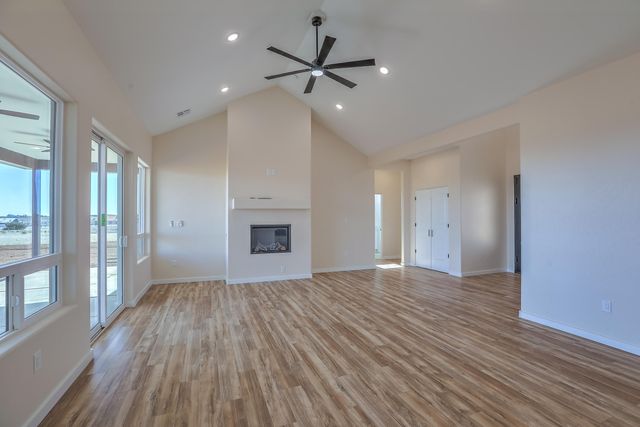 4 Kailey Loop, Edgewood, NM 87015