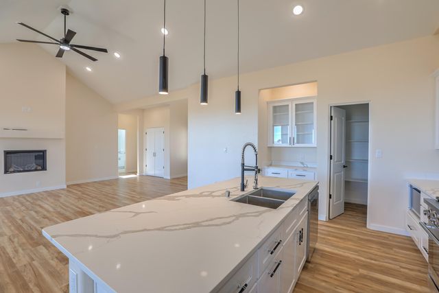 4 Kailey Loop, Edgewood, NM 87015