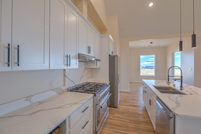 4 Kailey Loop, Edgewood, NM 87015