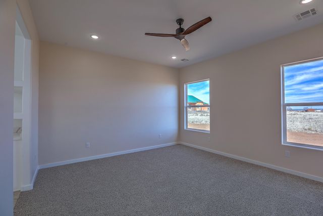 4 Kailey Loop, Edgewood, NM 87015