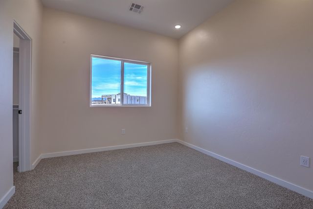 4 Kailey Loop, Edgewood, NM 87015