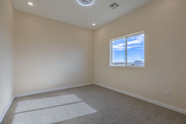 4 Kailey Loop, Edgewood, NM 87015